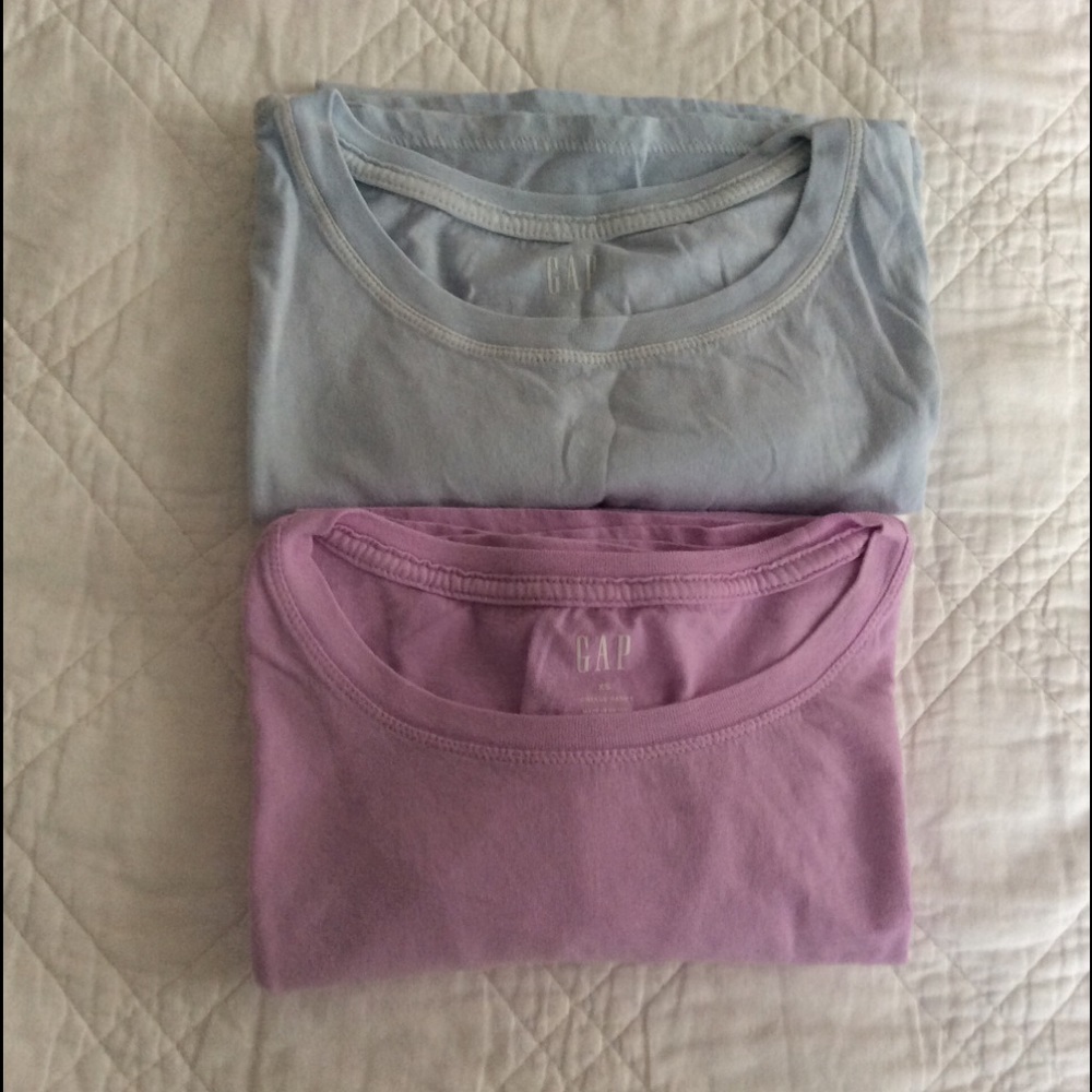 GAP || Bundle of 2 “vintage wash t” shirts